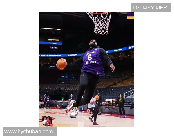 詹姆斯在对阵篮网的比赛中狂砍49分展现超强实力引发球迷热议